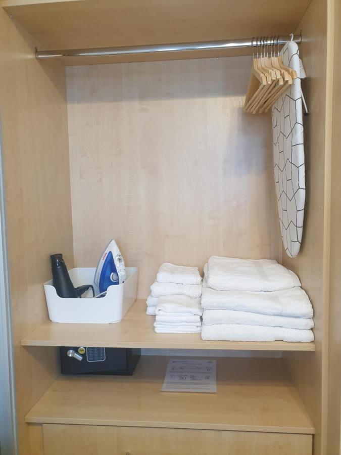 London Luxury 2 Bedroom Flat 5Min Walk From Overground, With Free Wifi, Free Parking-Sleeps X6 Ilford Kültér fotó